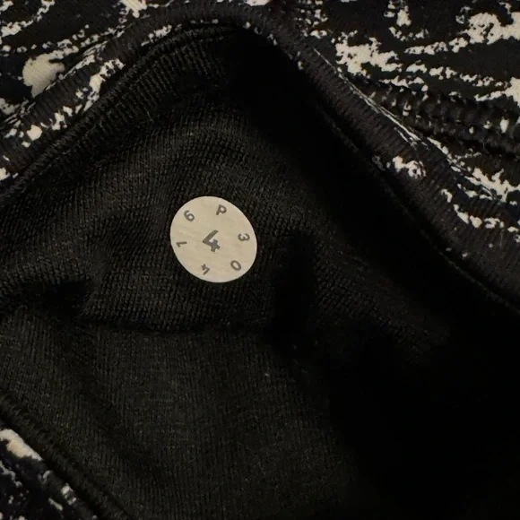 Lululemon Deep Breath Crop 21" Iced Wave White Black - Picture 6 of 13